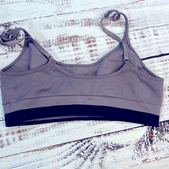 Lululemon Iconic Sweat Bra size Medium - Picture 9 of 13